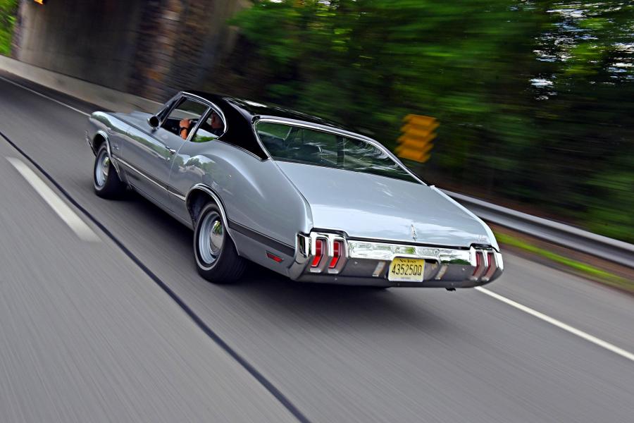  Oldsmobile Cutlass S W-31 Sport Coupe 1970 года  (фото 3 из 17)